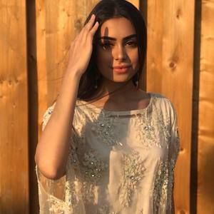 Meet your Posher, Aisha